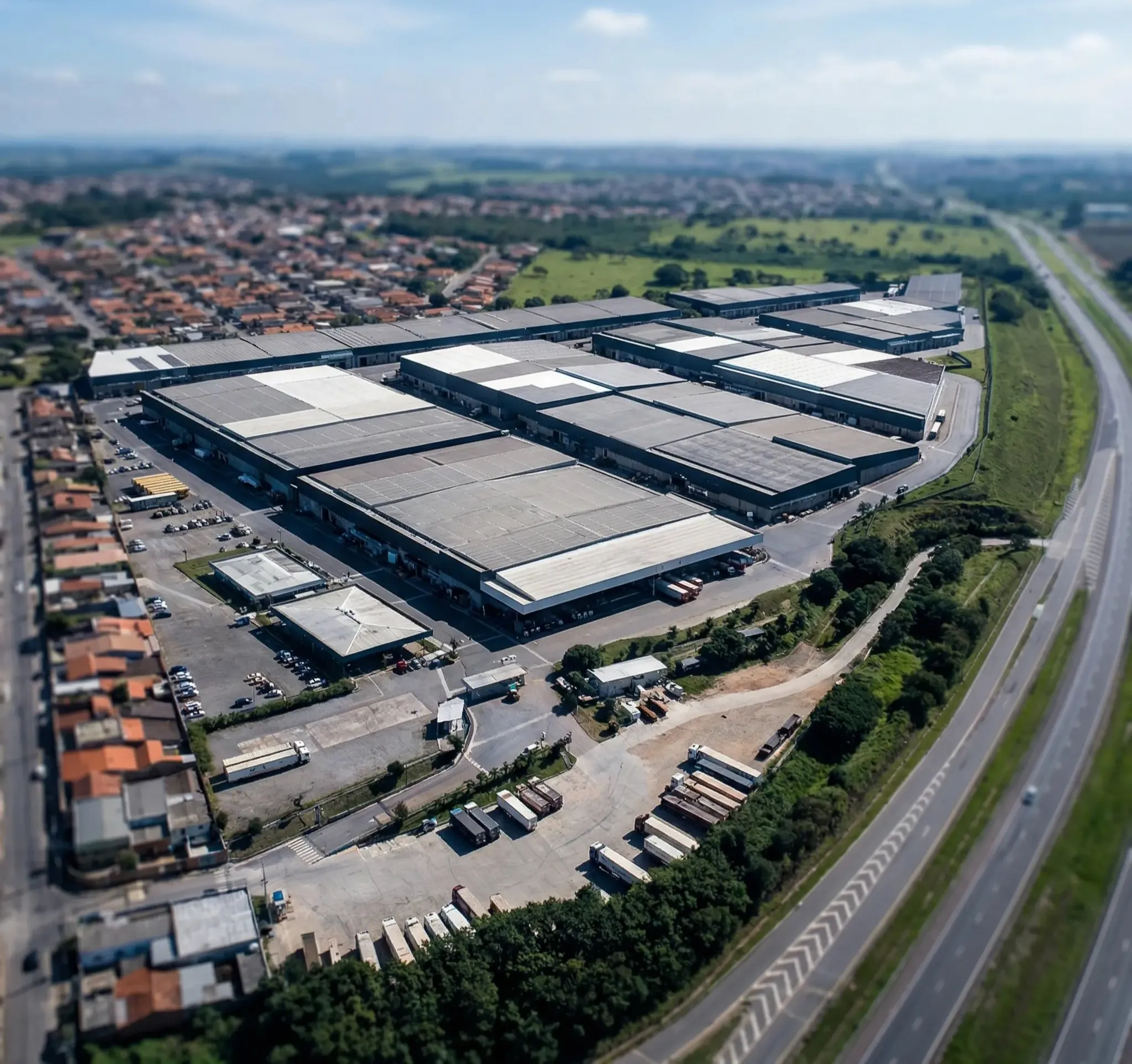 Galpões logísticos em São Paulo - CELOG Atibaia - Investimento em galpões industriais